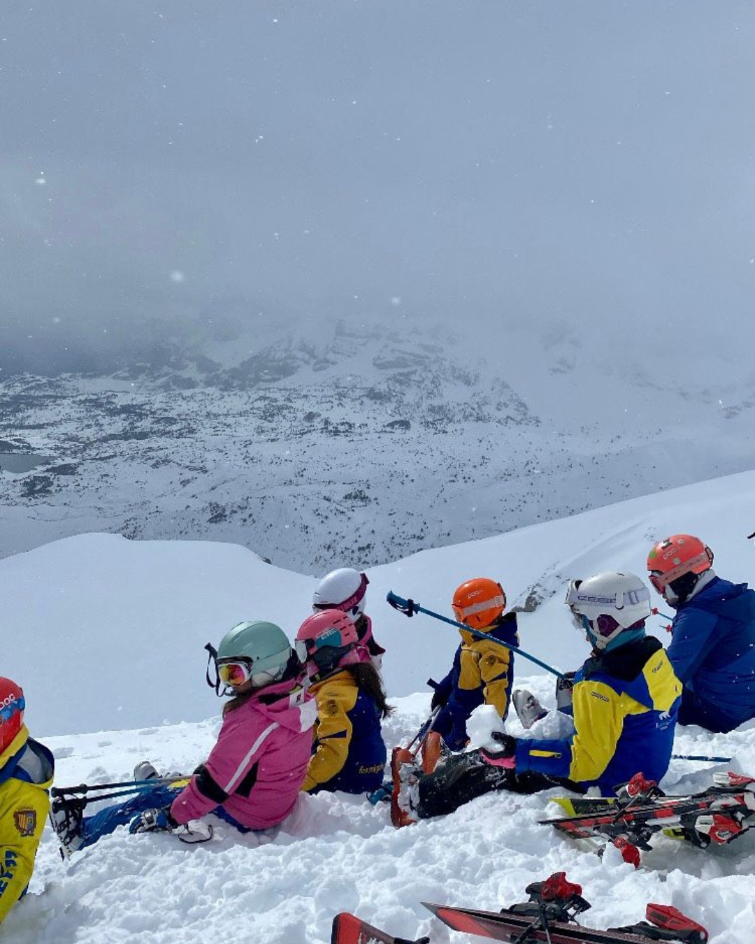 Los mas pequeños aprendiendo a analizar una bajada en nieve virgen